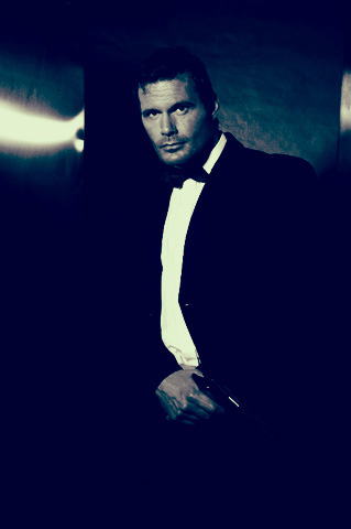 chippendale-fiu-peter-2